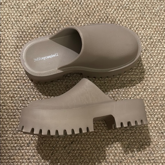 Jeffrey Campbell Taupe Platform Clogs NWOT - Picture 7 of 8